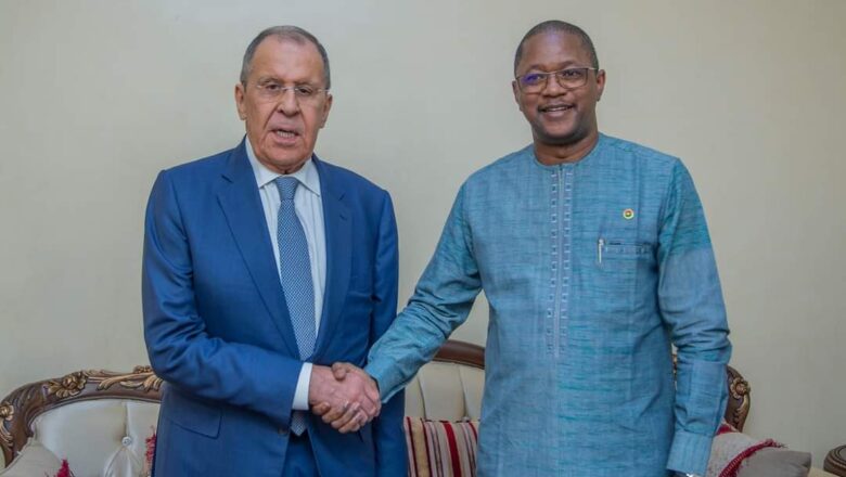 Le ministre russe des Affaires étrangères,Sergueï Lavrov,est en visite au Burkina Faso pour approfondir la coopération économique,