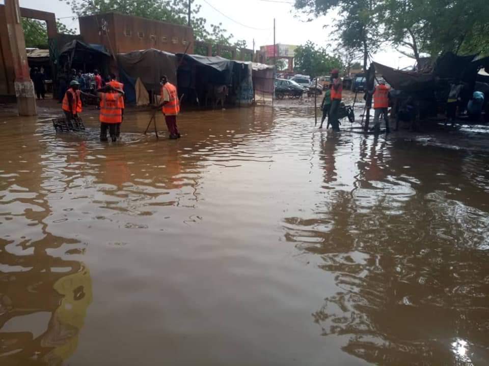 Inondations dévastatrices au Niger : 21 morts, des milliers de sinistrés et un appel à l'aide internationale.