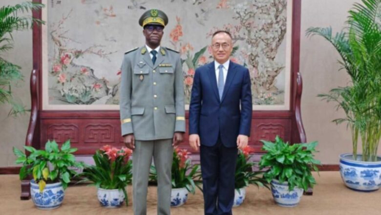 La Chine et le Niger réaffirment leur amitié et explorent de nouvelles voies de coopération lors d'une rencontre diplomatique à Pékin.