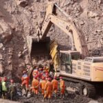 Un effondrement de mine au Nigeria fait un mort et piège plus de trente mineurs, soulevant des questions sur la sécurité minière