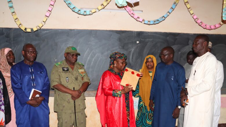 2 542 candidats à Niamey en lice pour devenir enseignants : Dr Elisabeth Sherif lance les épreuves du CFEEN/I et du CAP/SS.