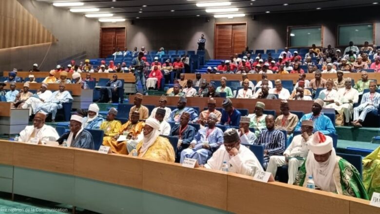 L'Emir de Machina appelle à l'union de l'Afrique lors du Forum des journalistes en langue haoussa au Niger.