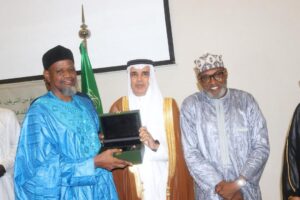 Au Niger, l'ambassadeur d'Arabie Saoudite a souligné l'importance de la formation islamique pour promouvoir la modération.