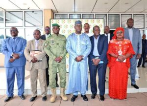 Le Colonel-Major Abdou Idé Kambé, à la tête d'une délégation nigérienne , effectue une visite d'étude au Mali afin de s'inspirer du CNT