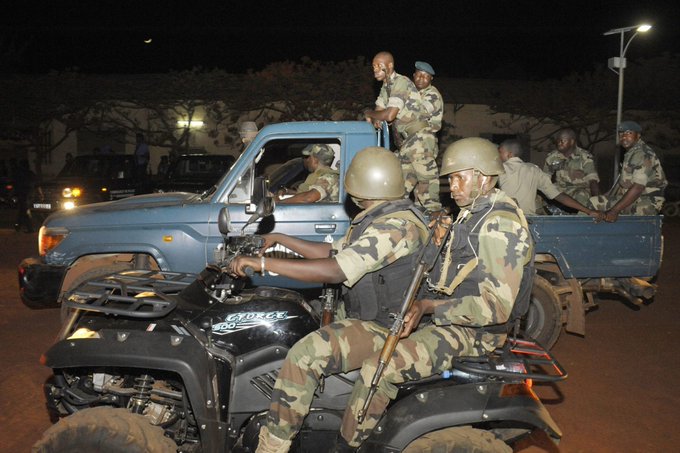 Bamako sous le choc : Une attaque terroriste d'une violence rare visant l'aéroport militaire et un camp de gendarmerie,