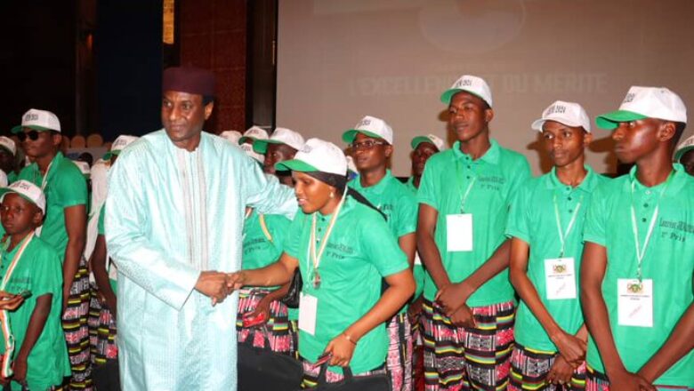 Le Niger a rendu hommage à l'excellence académique, saluant tant les efforts des étudiants que l'effort de leurs enseignants,