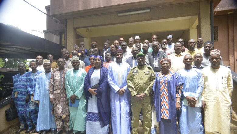 Le Premier Ministre du Niger, Ali Mahamane Lamine Zeine, a engagé un dialogue positif avec les représentants syndicaux afin de discuter des défis actuels et futurs des travailleurs,