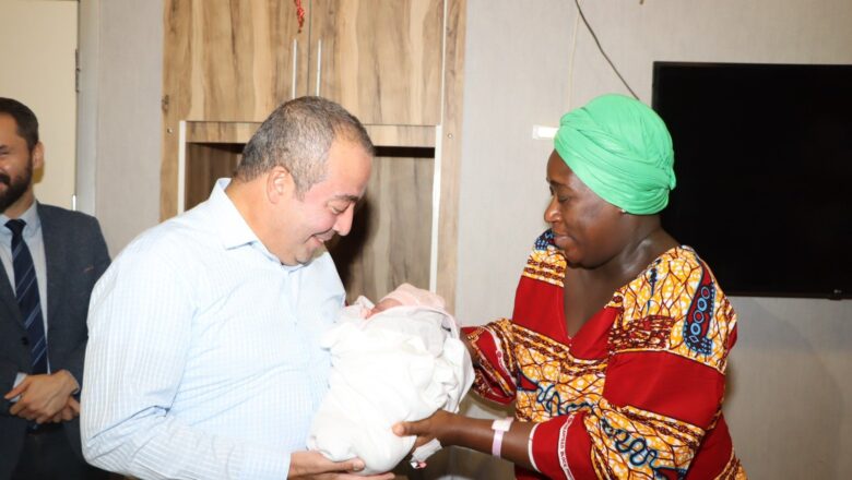 L'Hôpital de l'Amitié Niger-Turquie célèbre sa 10 000ème naissance, un jalon important pour la santé maternelle et infantile au Niger.