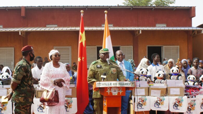 Grâce à la coopération sino-nigérienne, l'école Boukoki 1 de Niamey bénéficie de nouvelles infrastructures modernes.