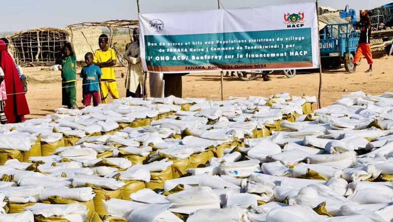 Une opération de secours a été lancée par la HACP à FANAKA Koira, avec le préfet de Ouallam en charge de la distribution de vivres.