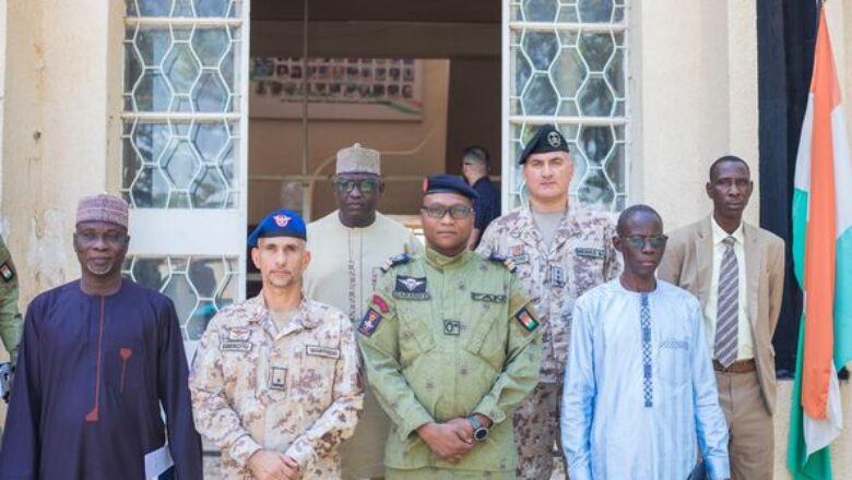 Le Général Quartuccio de la MISIN rencontre l'Administrateur Délégué de Niamey pour renforcer la coopération et le développement de la ville.