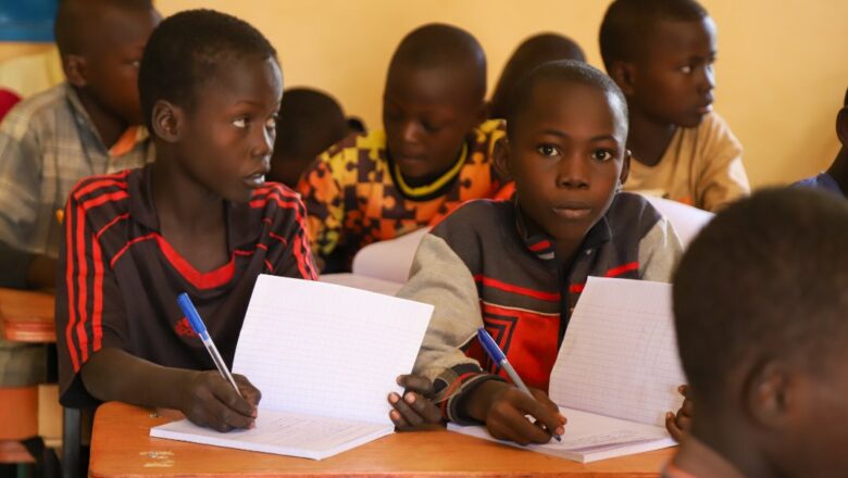 Au Niger, le HCR et ses partenaires transforment des écoles pour offrir un avenir meilleur aux enfants réfugiés et aux communautés d'accueil.