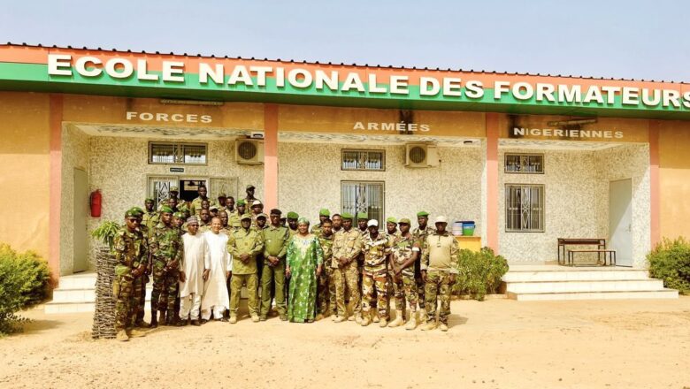 Une formation intensive sur le droit international humanitaire a été dispensée aux officiers de l'opération Damissa à Dosso.