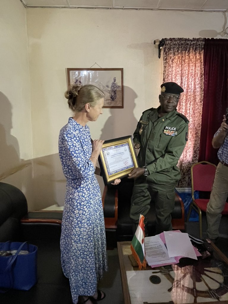 L'Académie de rugby de Niamey célèbre le soutien de l'Ambassadrice britannique et met en avant les fruits de leur partenariat.