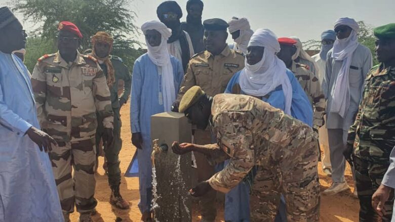 Un nouveau forage transforme la vie des habitants d'Intalewane, au Niger, en leur offrant un accès durable à l'eau potable.