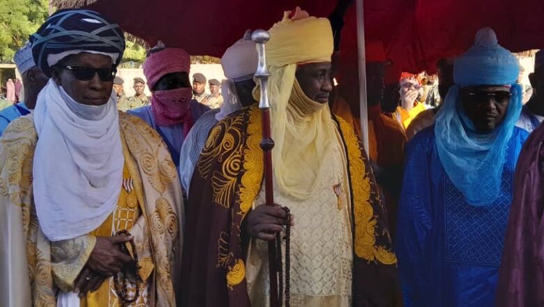 Le gouverneur de Maradi a décoré plusieurs personnalités, dont des sultans et des acteurs de la société civile, pour leur contribution à la stabilité du Niger.