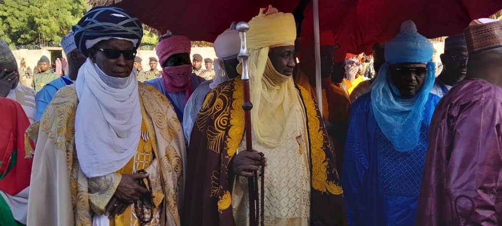 Le gouverneur de Maradi a décoré plusieurs personnalités, dont des sultans et des acteurs de la société civile, pour leur contribution à la stabilité du Niger.