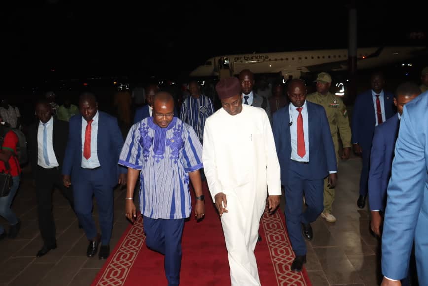 La visite des Premiers Ministres de Transition du Mali et du Burkina Faso à Niamey marque une avancée significative dans le renforcement