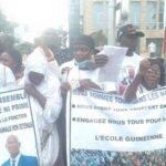 Des enseignants guinéens manifestant pacifiquement pour leurs droits sont violemment dispersés par les forces de l'ordre,