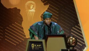 Sous le ciel étoilé de Marrakech, Ademola Lookman a été sacré Joueur Africain de l'année lors des prestigieux CAF Awards 2024.