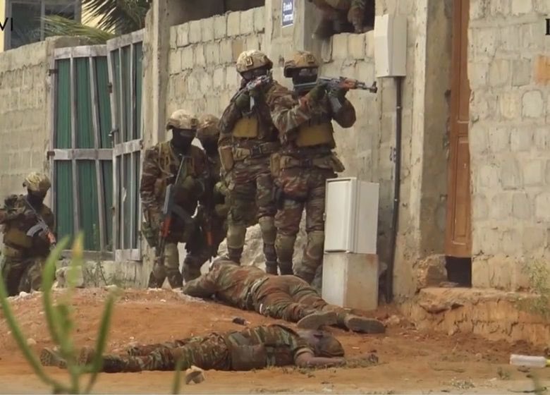 Une attaque coordonnée et meurtrière plonge le nord du Bénin dans l'effroi, laissant 28 morts et une nation en deuil.