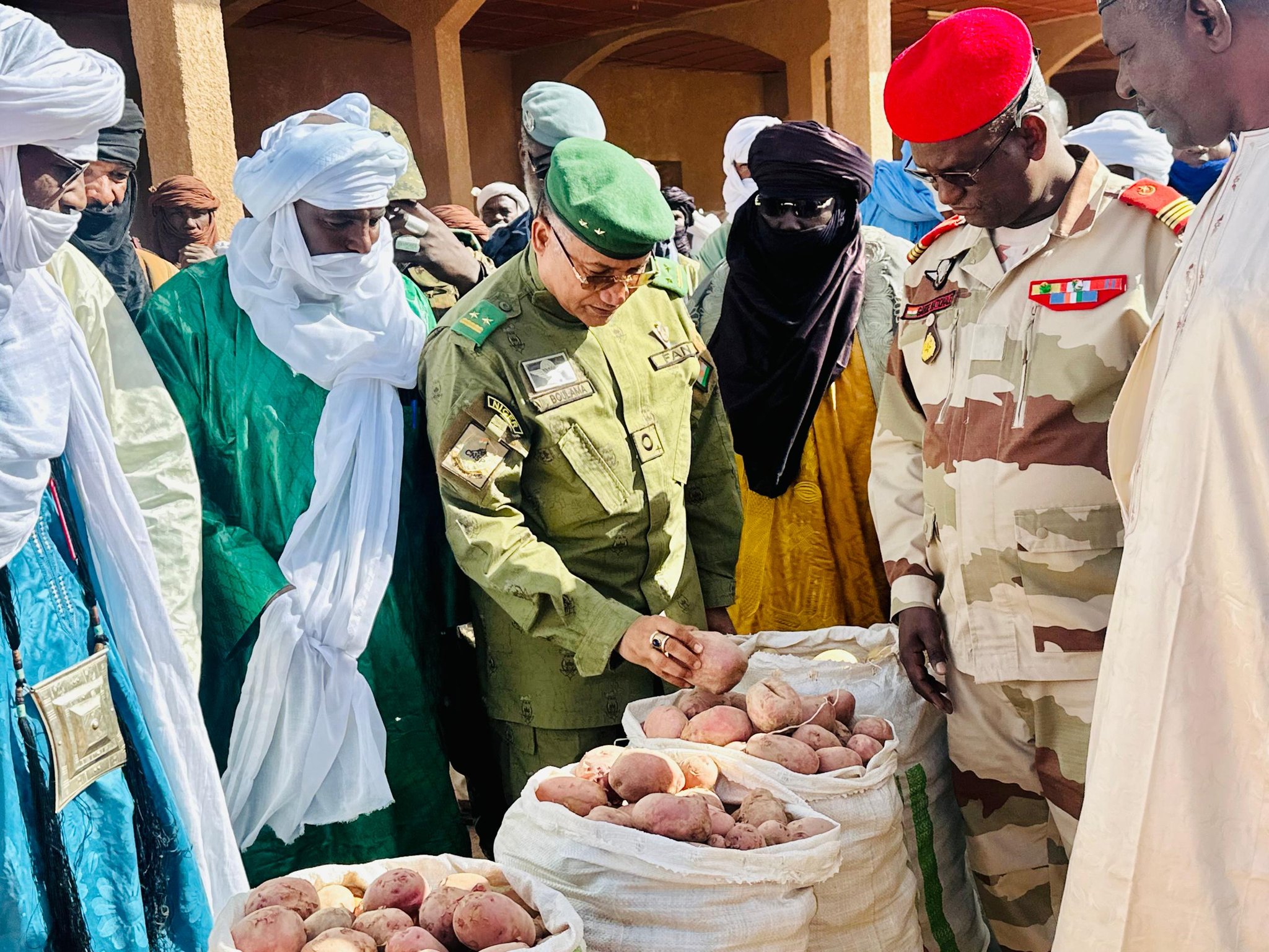 La 14ᵉ foire des maraîchers d'Agadez arrive à Niamey avec 1 000 tonnes de produits locaux, célébrant l'engagement des producteurs