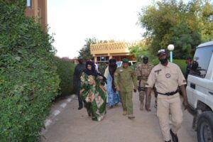 Préparatifs de la 17ème édition du Festival de l’Aïr à Agadez : une rencontre enrichissante entre les acteurs du tourisme et de l’artisanat pour célébrer la culture et le patrimoine saharien.