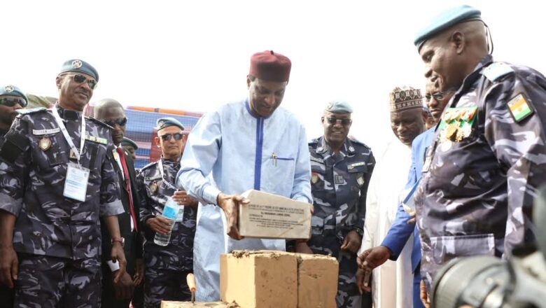 Le Premier ministre du Niger, Ali Mahmane Lamine Zeine, a posé la première pierre du futur siège de la Direction générale des Douanes