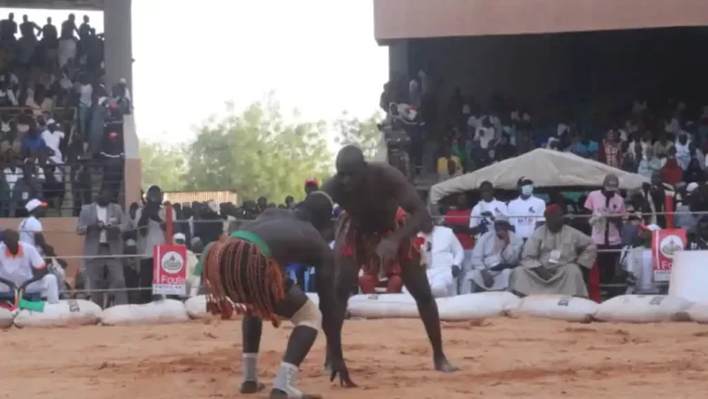 Omar Assoumi lance à Maradi la 12e Coupe du Président de lutte traditionnelle, unissant les 16 meilleurs lutteurs du Niger pour la cohésion nationale.