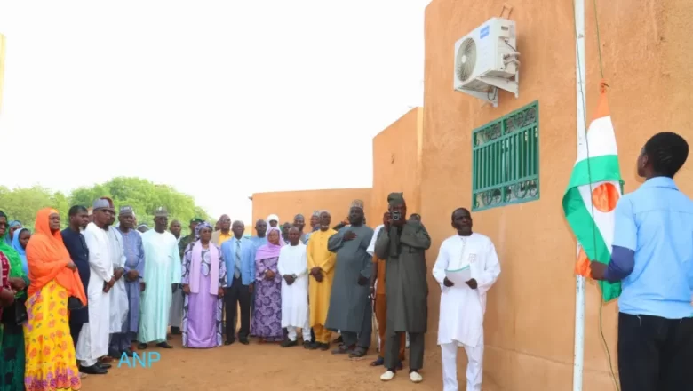 À Niamey, la ministre Éducation Dr Elisabeth Shérif visite Gamkalé (Une semaine, une école), appelant à discipline et excellence
