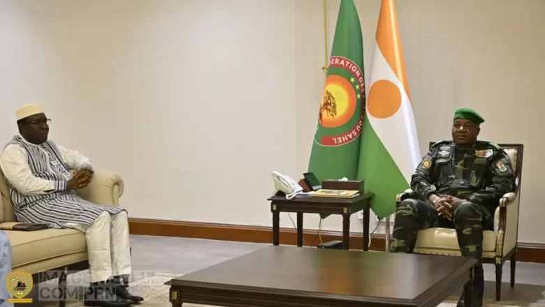 Le président nigérien Abdourahamane Tiani a reçu le ministre malien des Mines Amadou Keita à Niamey, renforçant la coopération Mali-Niger