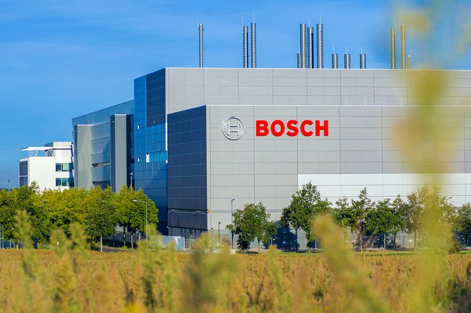 Bosch annonce la fermeture de deux usines d'outillage en Allemagne avec délocalisation de la production, entraînant des pertes d'emplois