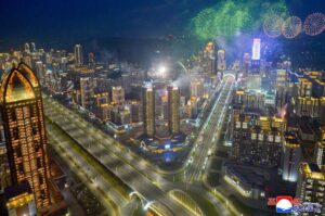 Pyongyang en pleine mutation : Kim Jong-un dévoile un quartier résidentiel pharaonique, entre rêve de grandeur et réalité sociale
