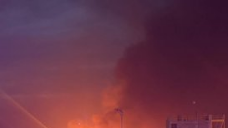 Un incendie dévastateur ravage 4 500 hectares dans le New Jersey, forçant l'évacuation de 3 000 habitants et privant 25 000 personnes
