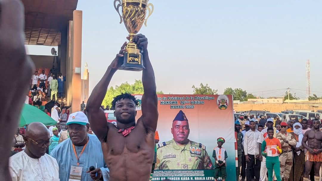 Aibo Hassan a remporté la 12e Coupe du Président de la République à Maradi, consacrant la lutte traditionnelle comme vecteur d’unité